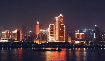 城市夜景亮化提升工程：璀璨夜色，舊城煥新！